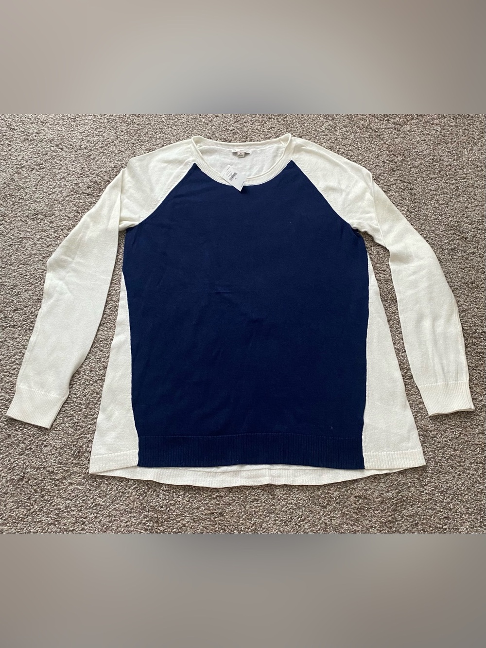 NWT Gap Sweater Tunic Navy and Cream Raglan Sleeve Size Medium Lightweight
